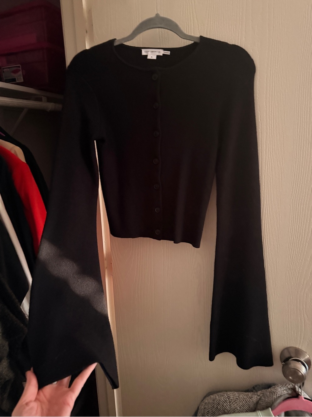 Good American Black Bell-Sleeve Button-Front Crop Cardigan